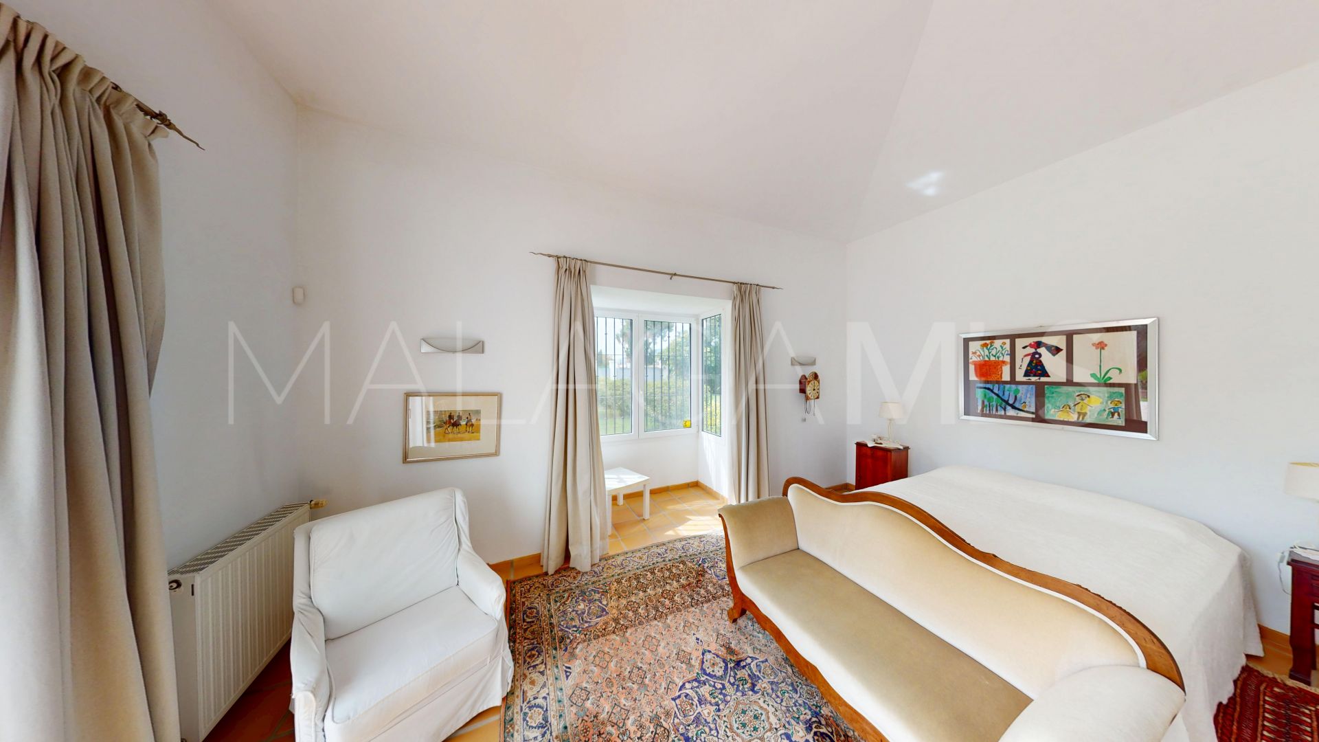 Villa for sale in Guadalmina Baja