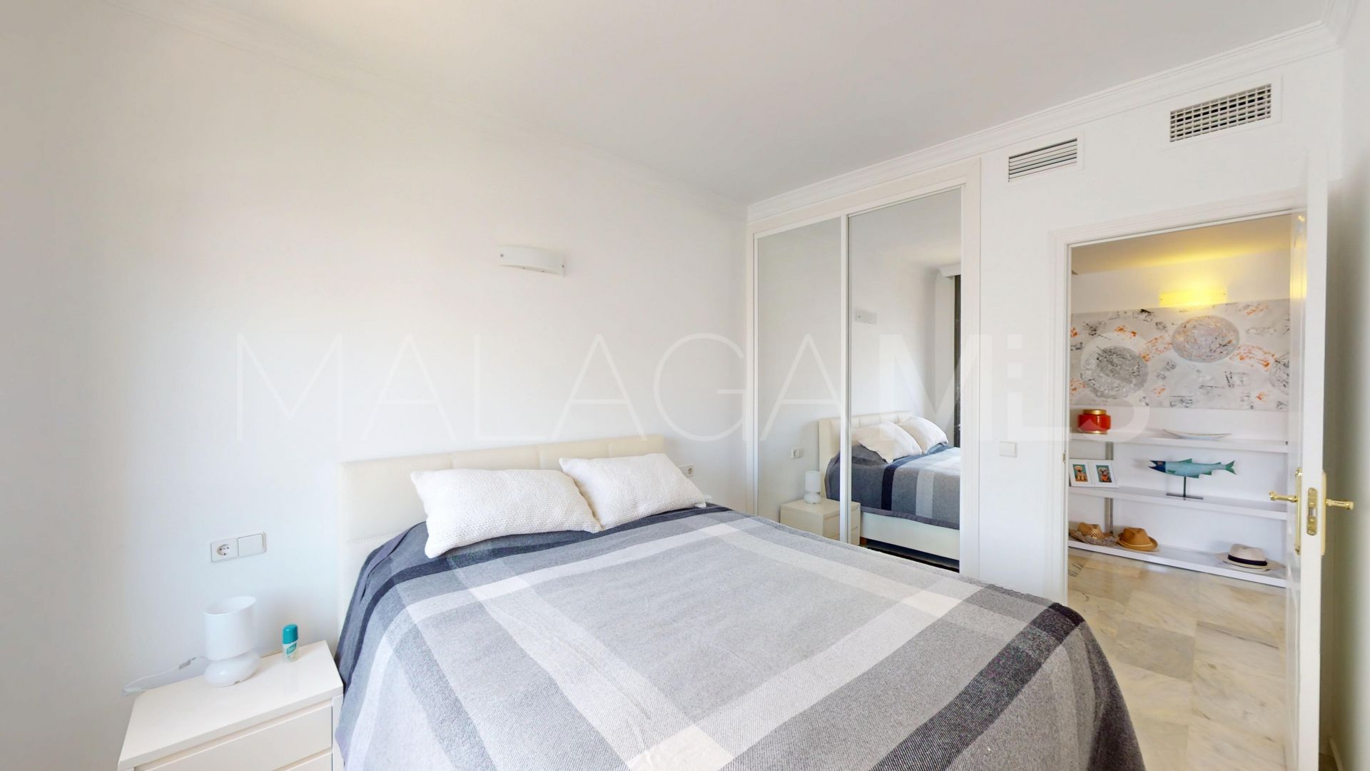 Se vende apartamento in Playas del Duque de 2 bedrooms