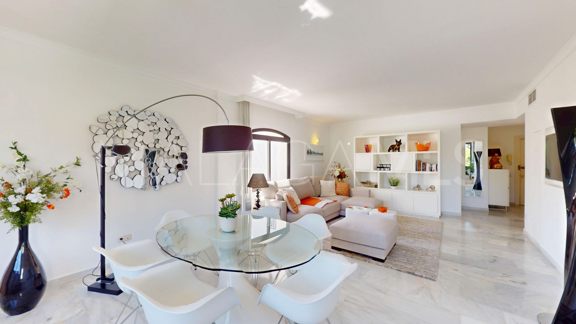 Se vende apartamento in Playas del Duque de 2 bedrooms