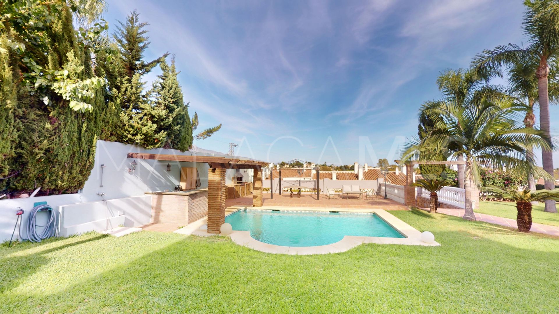 Hus i byn for sale in Monte Biarritz