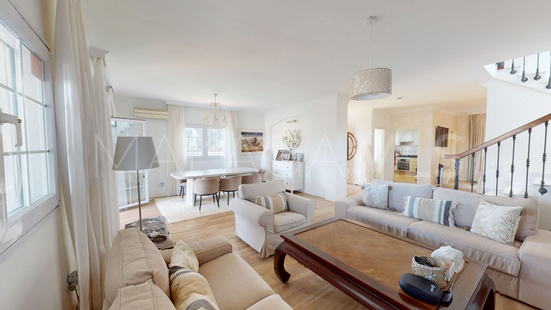 Hus i byn for sale in Monte Biarritz