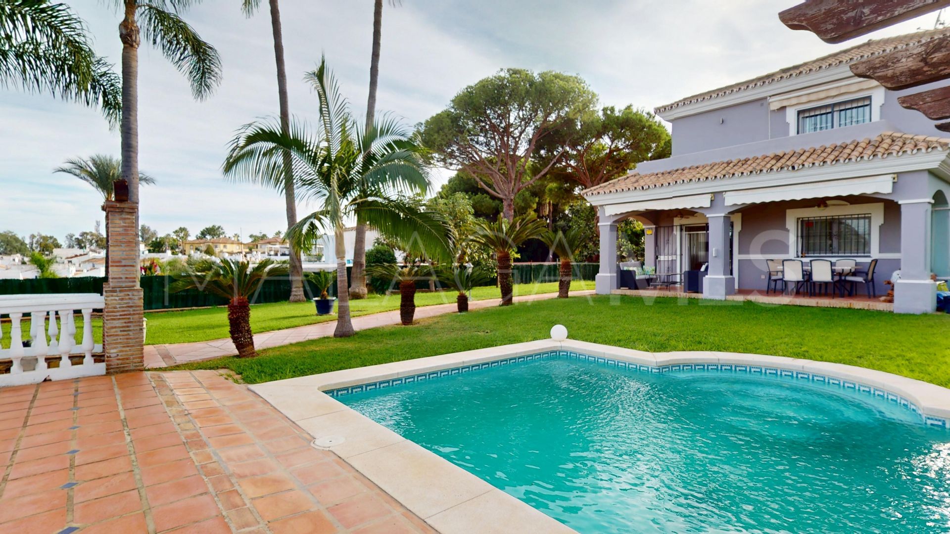 Hus i byn for sale in Monte Biarritz