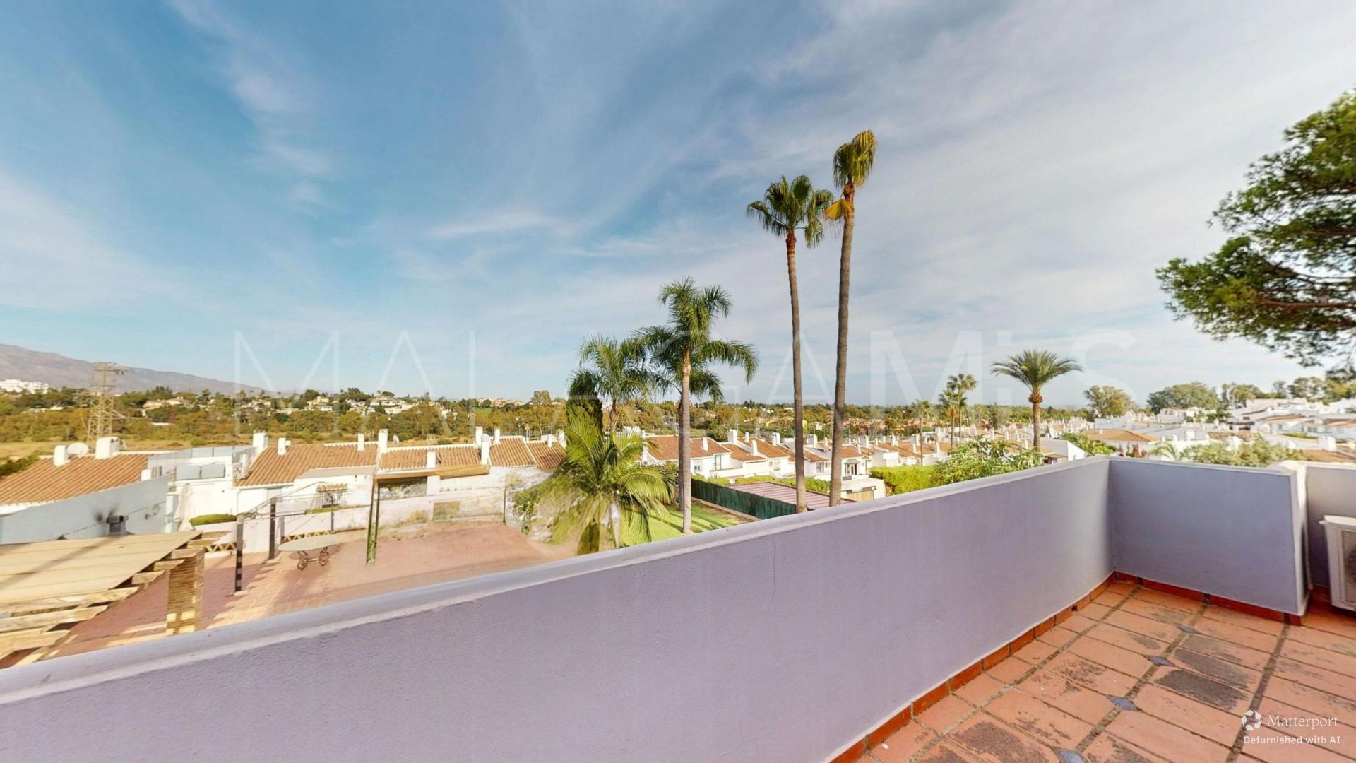Hus i byn for sale in Monte Biarritz