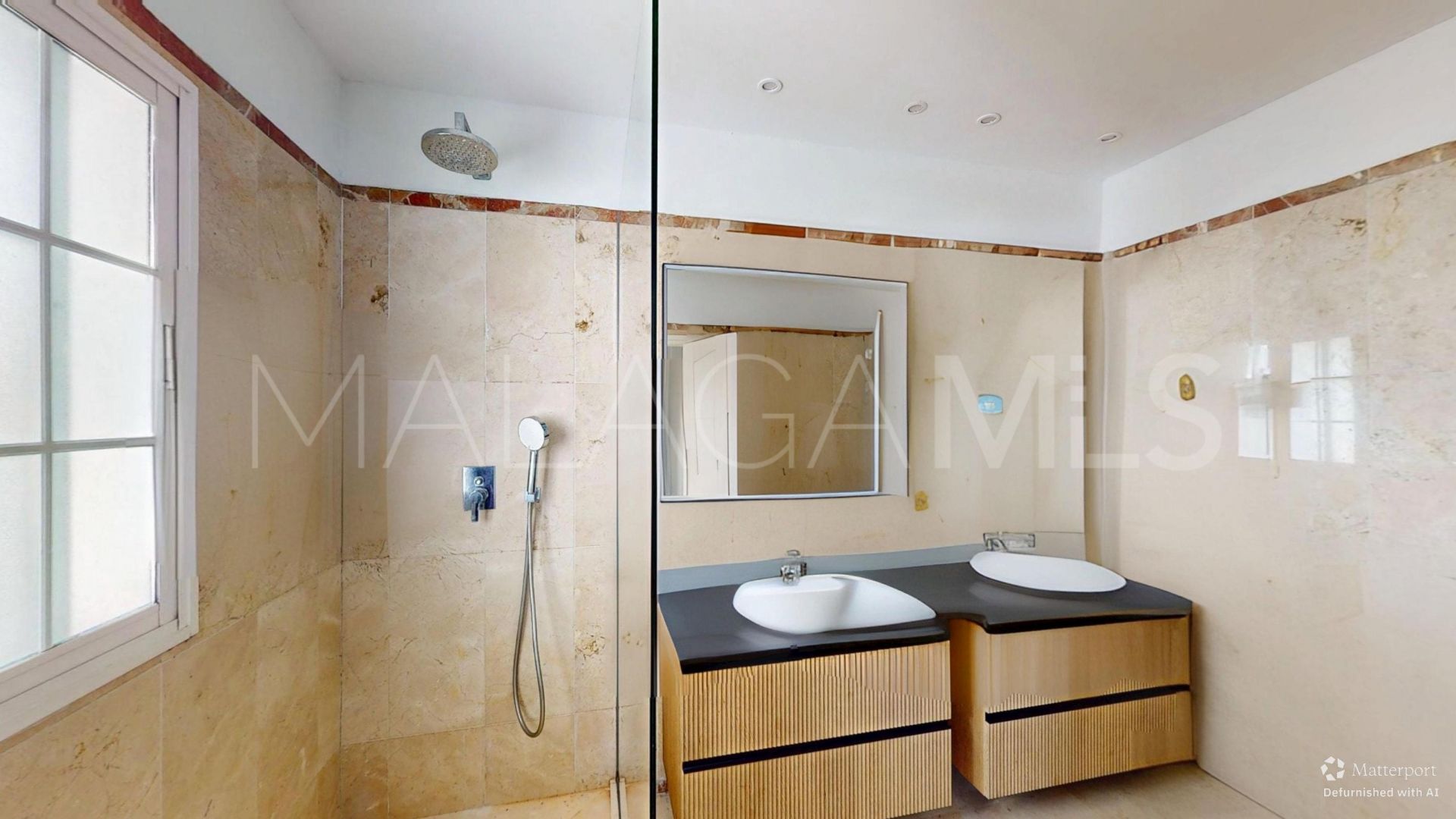Hus i byn for sale in Monte Biarritz