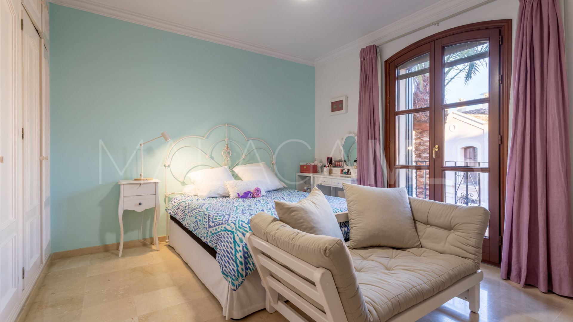 Villa for sale with 5 bedrooms in Isla de Guadalmina