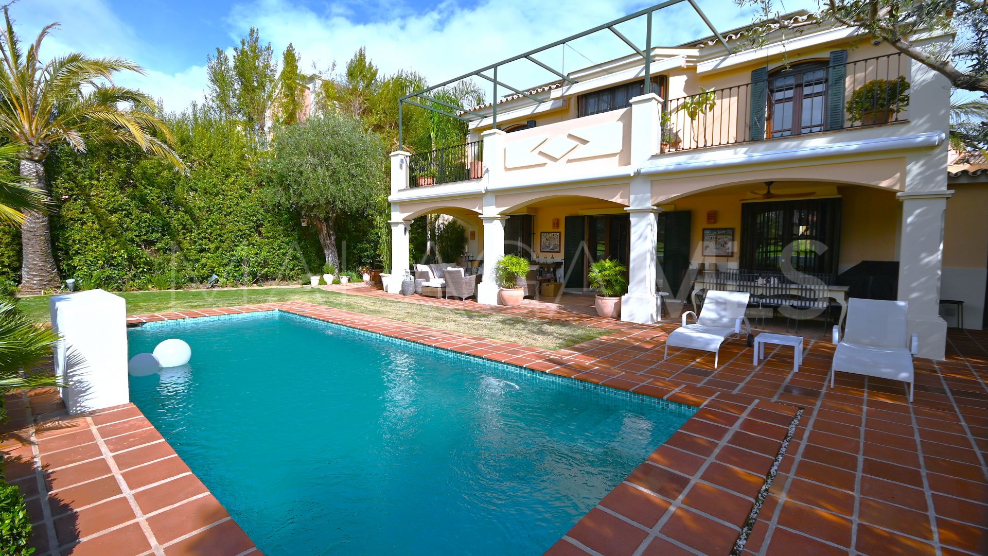 Villa for sale with 5 bedrooms in Isla de Guadalmina