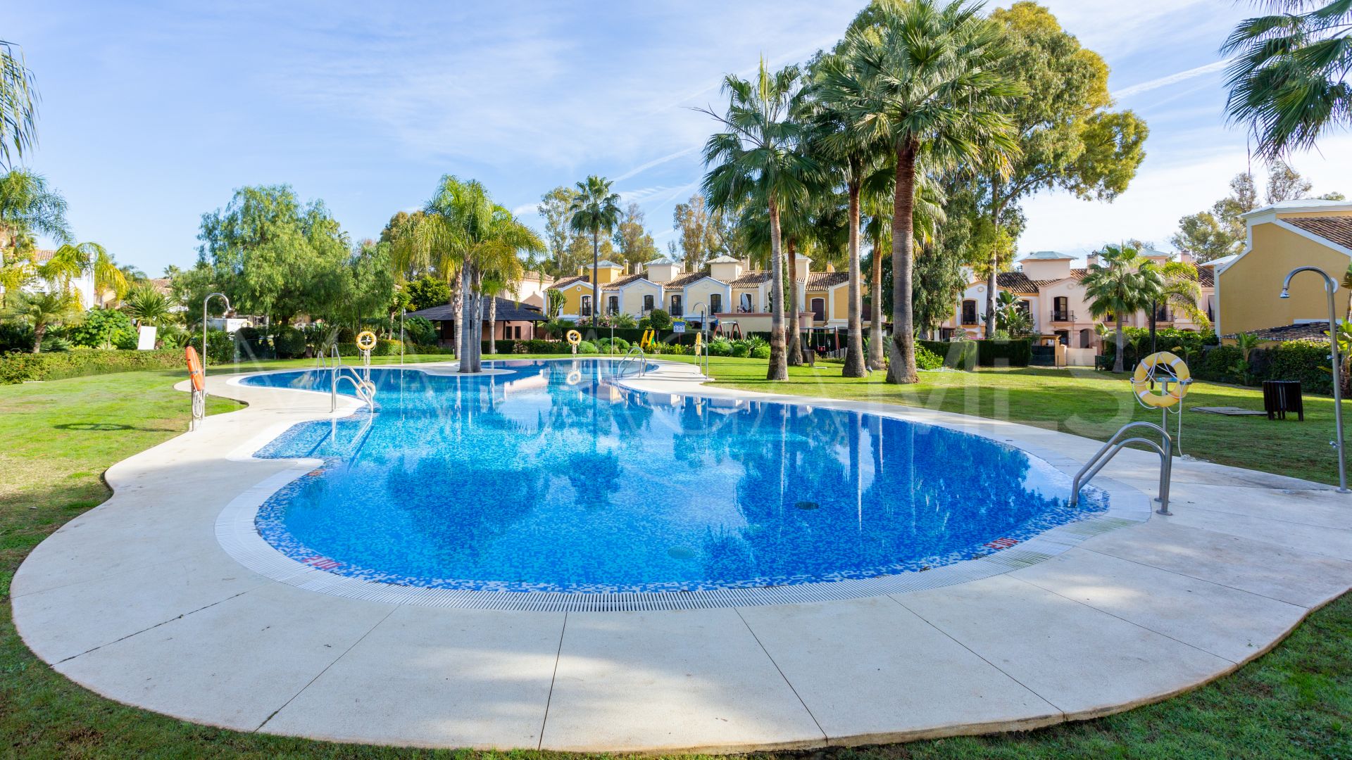 Villa for sale with 5 bedrooms in Isla de Guadalmina