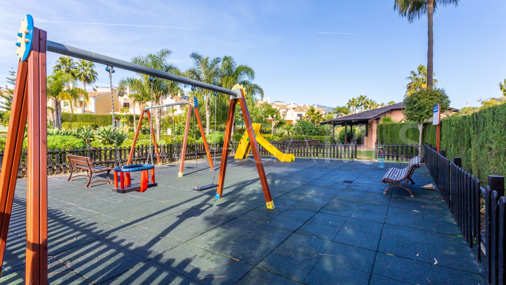 Villa for sale with 5 bedrooms in Isla de Guadalmina