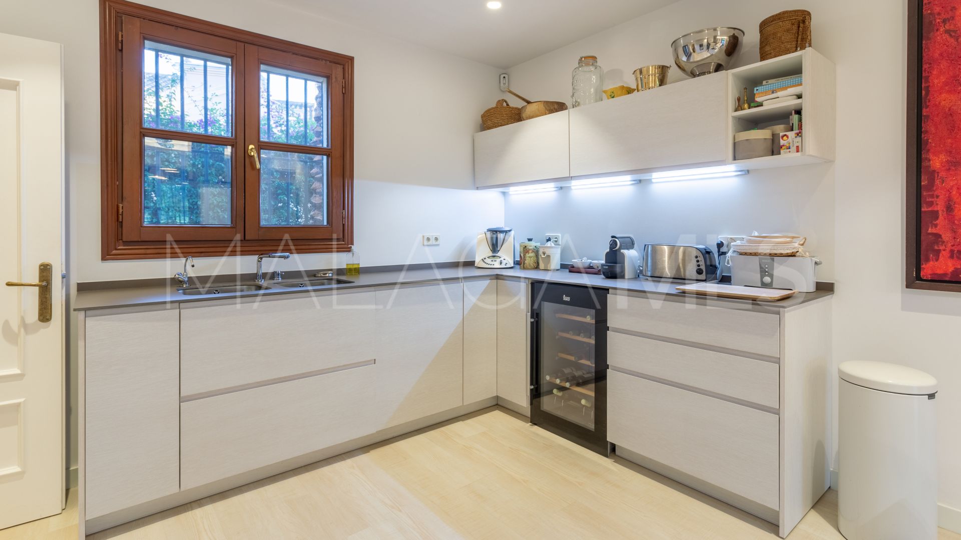 Villa for sale with 5 bedrooms in Isla de Guadalmina