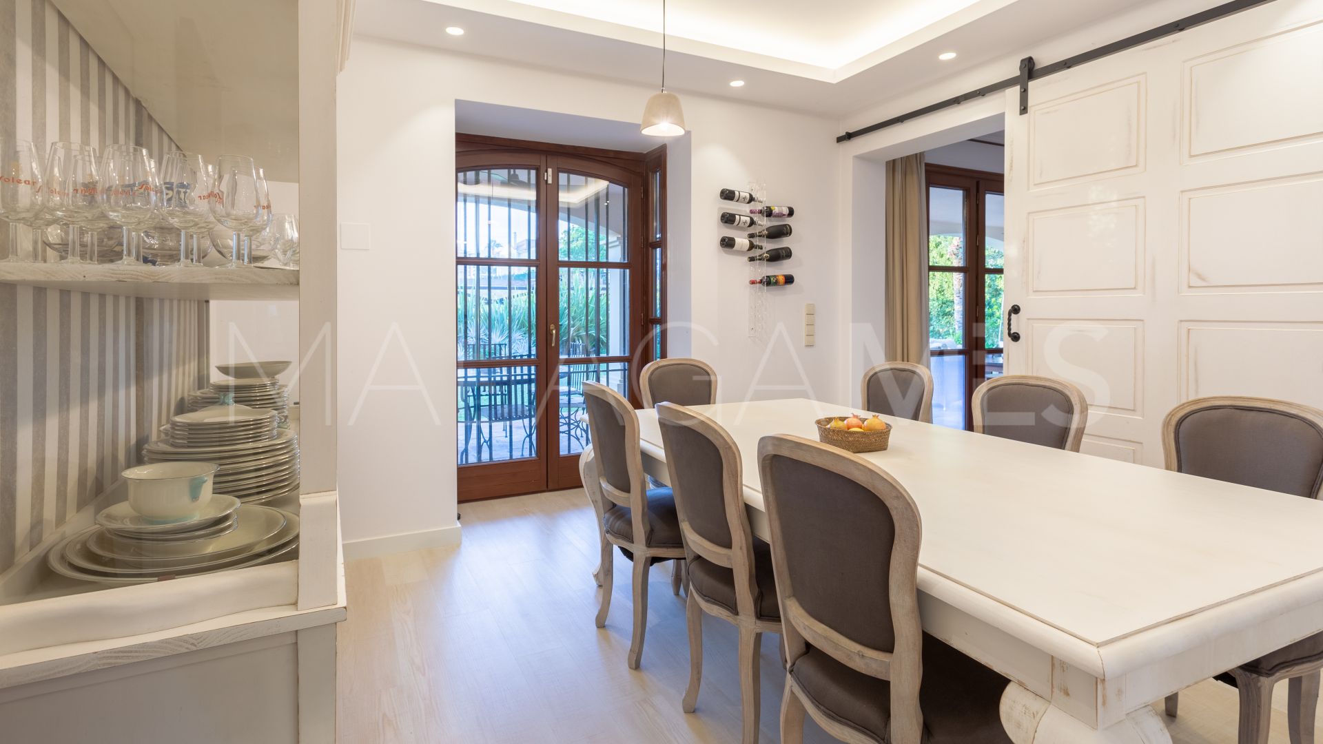 Villa for sale with 5 bedrooms in Isla de Guadalmina