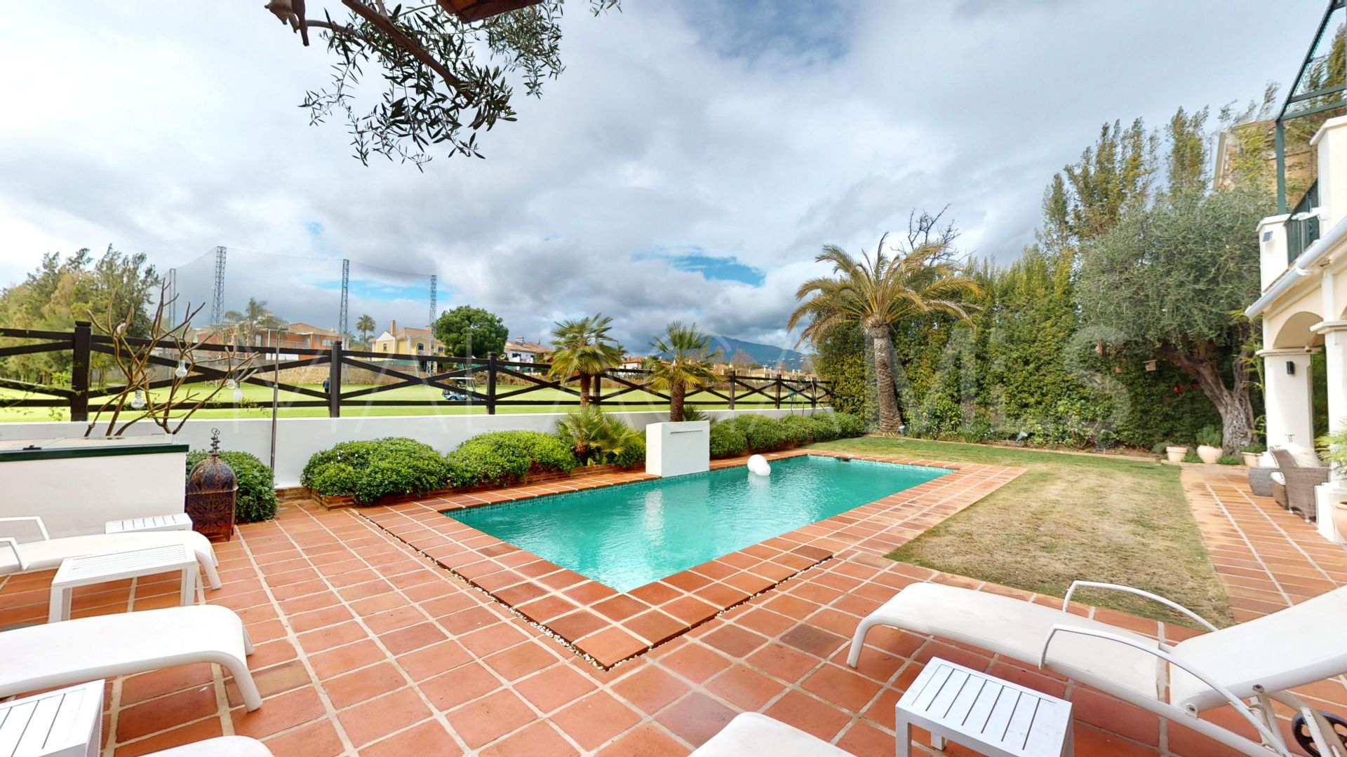 Villa for sale with 5 bedrooms in Isla de Guadalmina