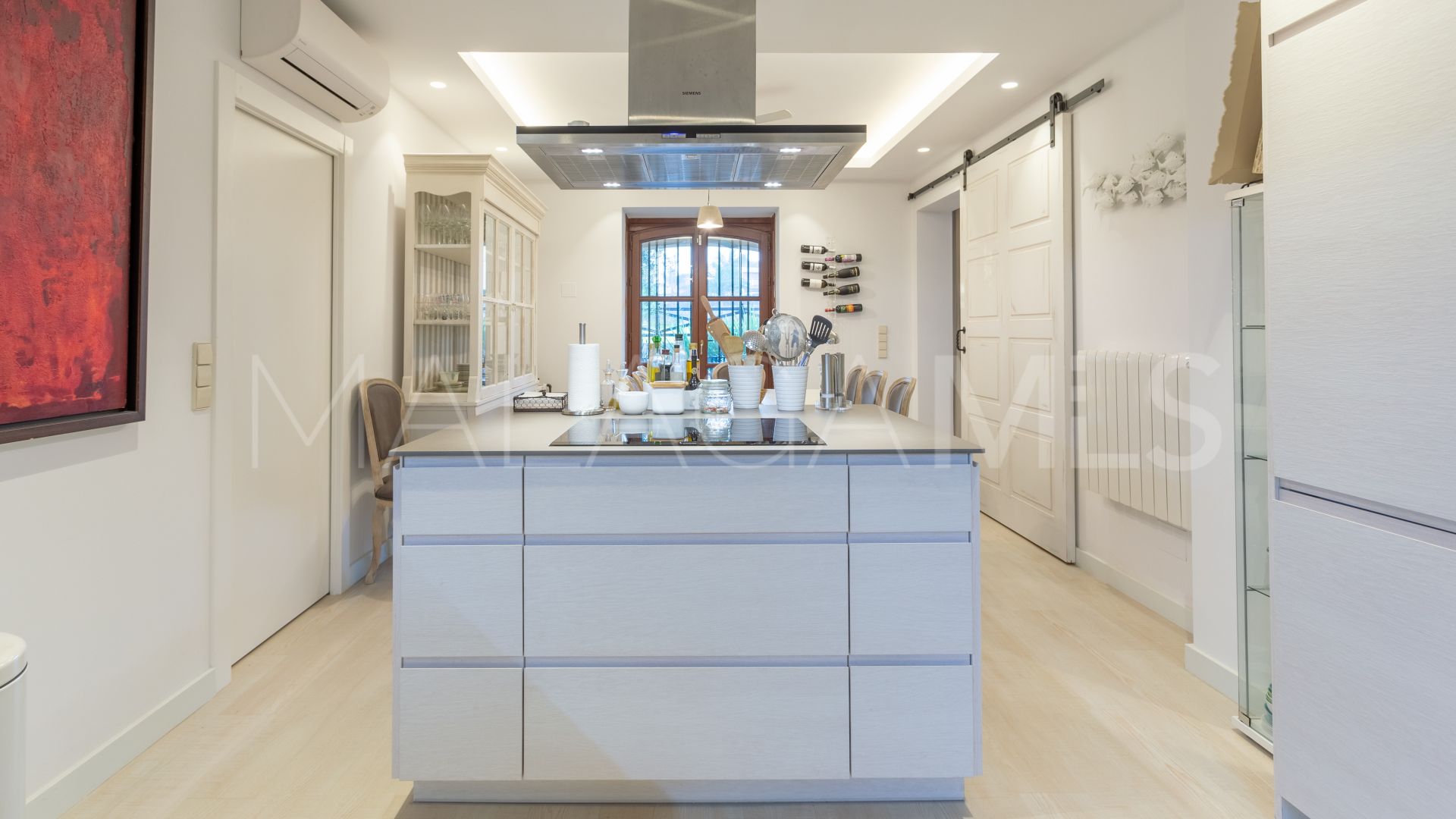 Villa for sale with 5 bedrooms in Isla de Guadalmina