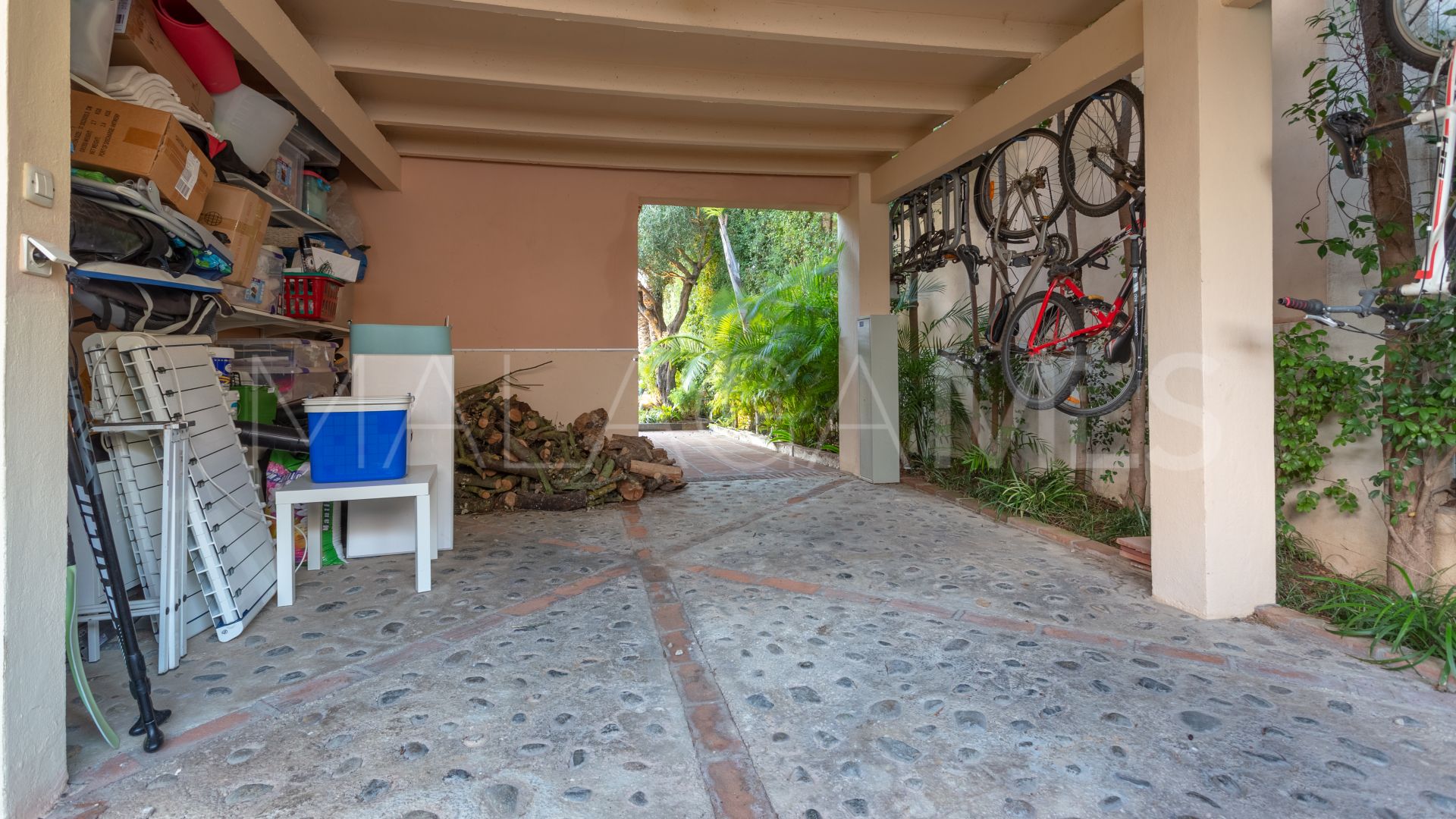 Villa for sale with 5 bedrooms in Isla de Guadalmina