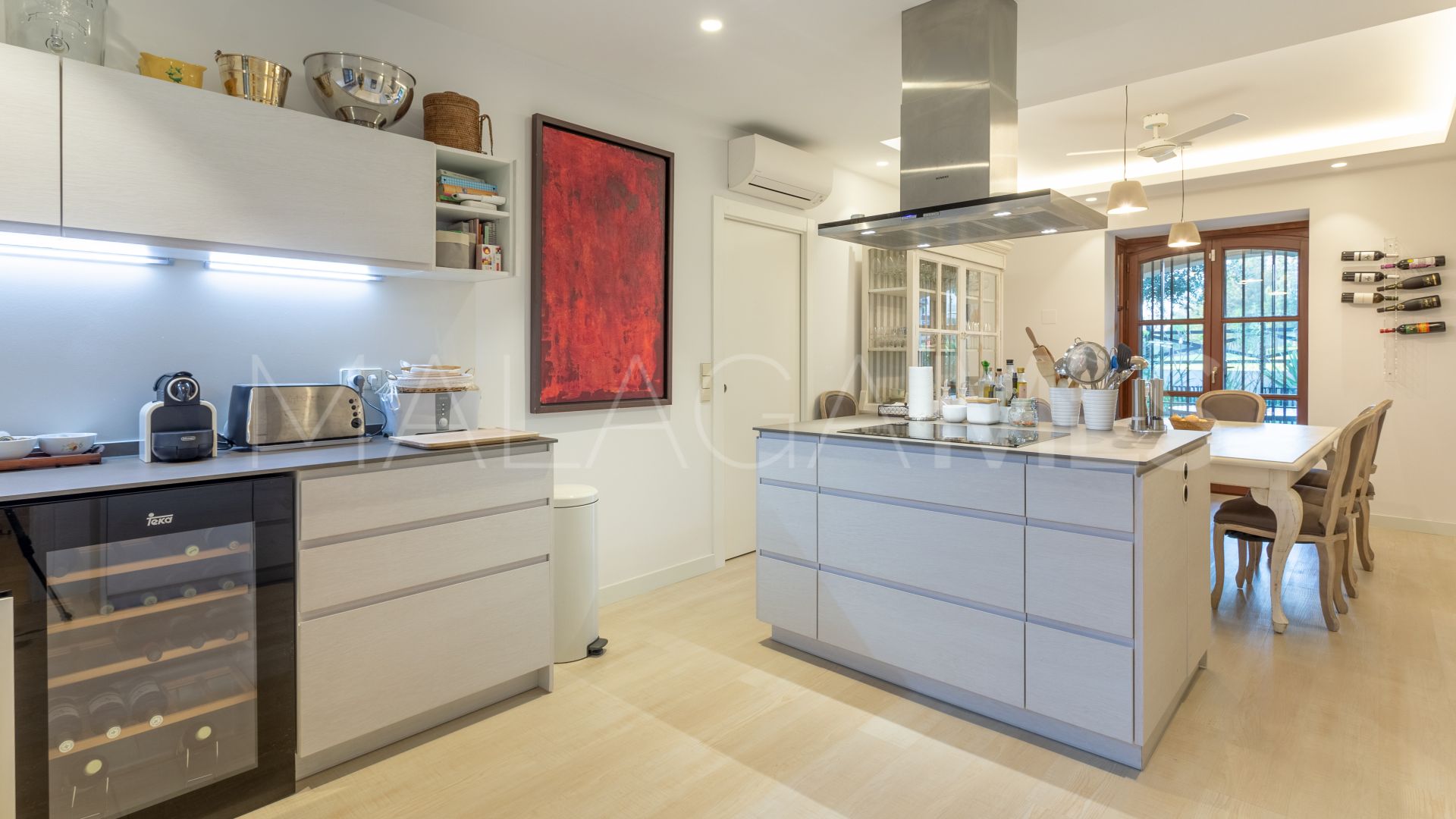 Villa for sale with 5 bedrooms in Isla de Guadalmina