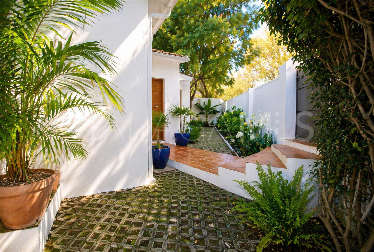 Villa for sale in Guadalmina Alta