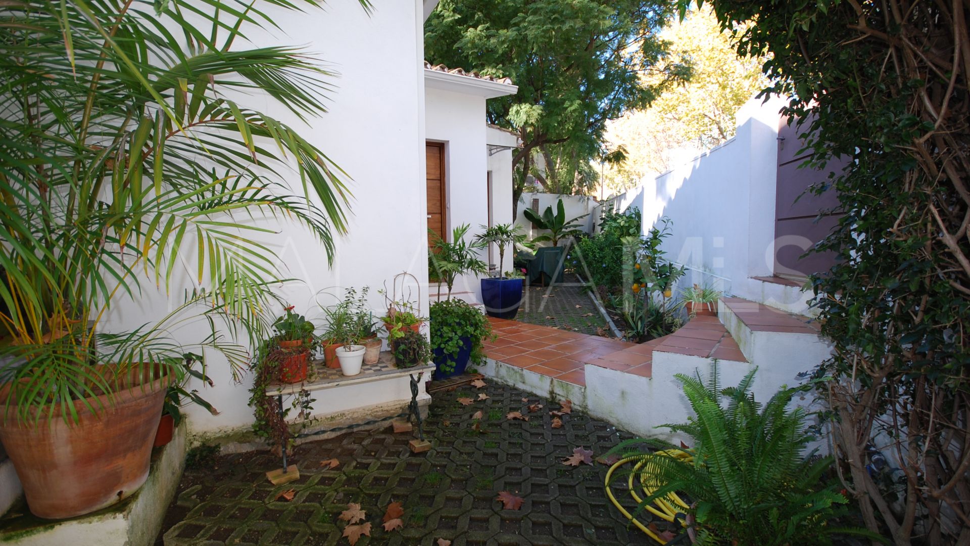 Villa for sale in Guadalmina Alta