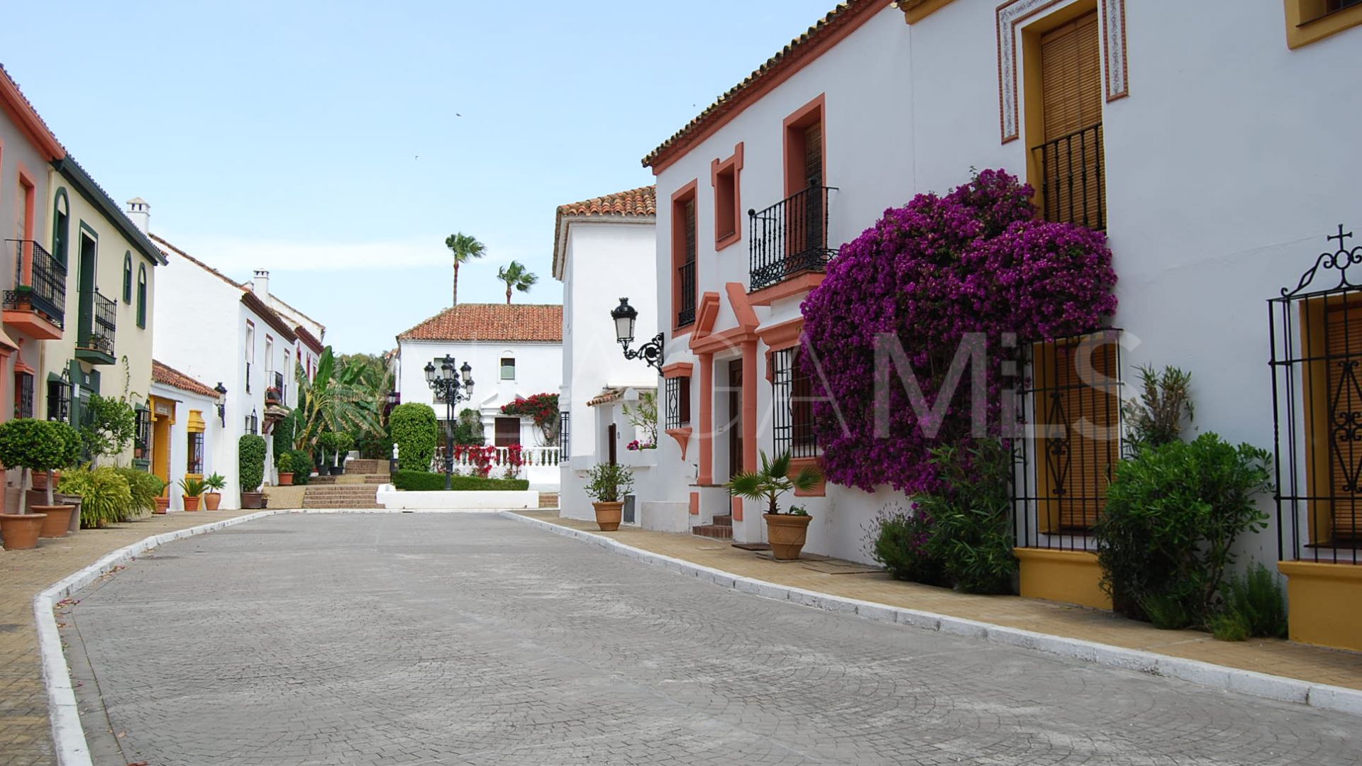 Radhus for sale in Guadalmina Baja