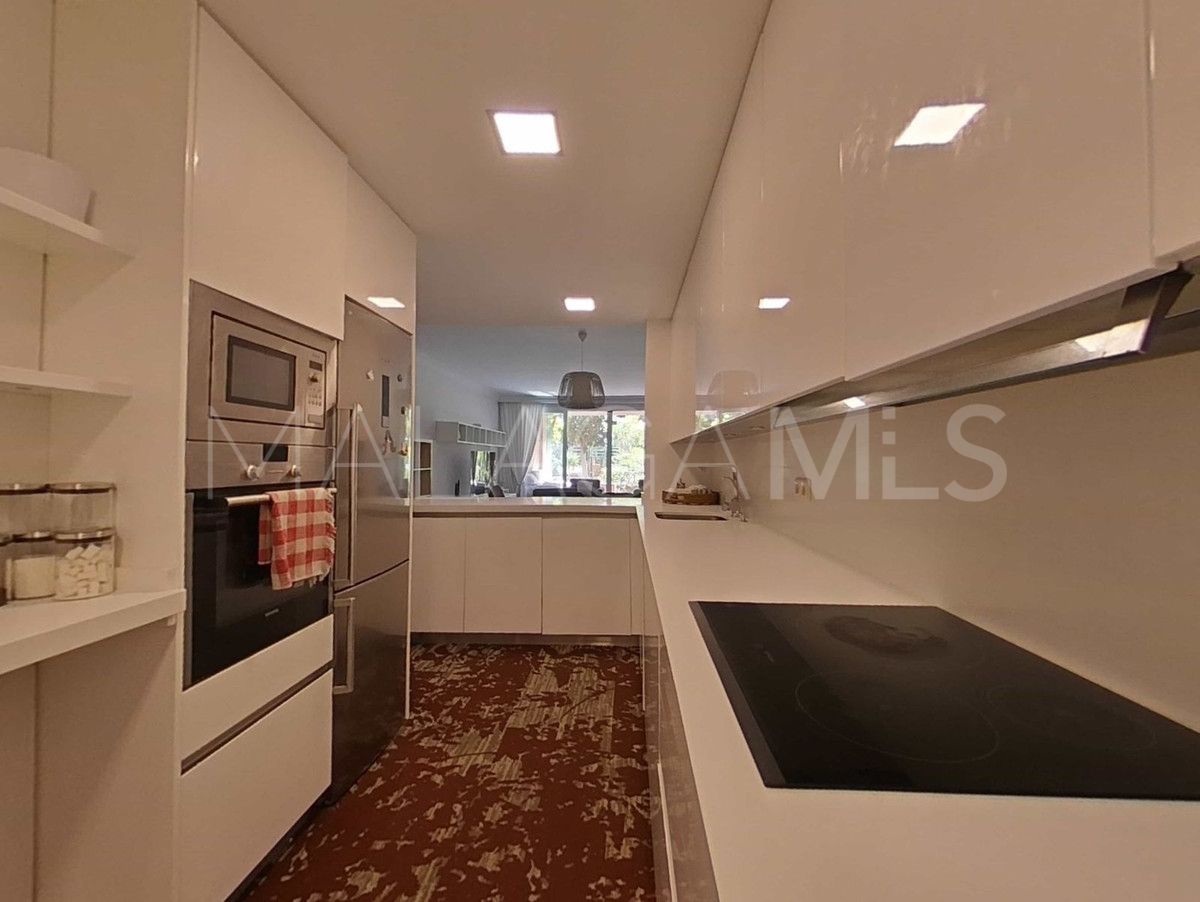 Markplanslägenhet for sale in Nueva Andalucia