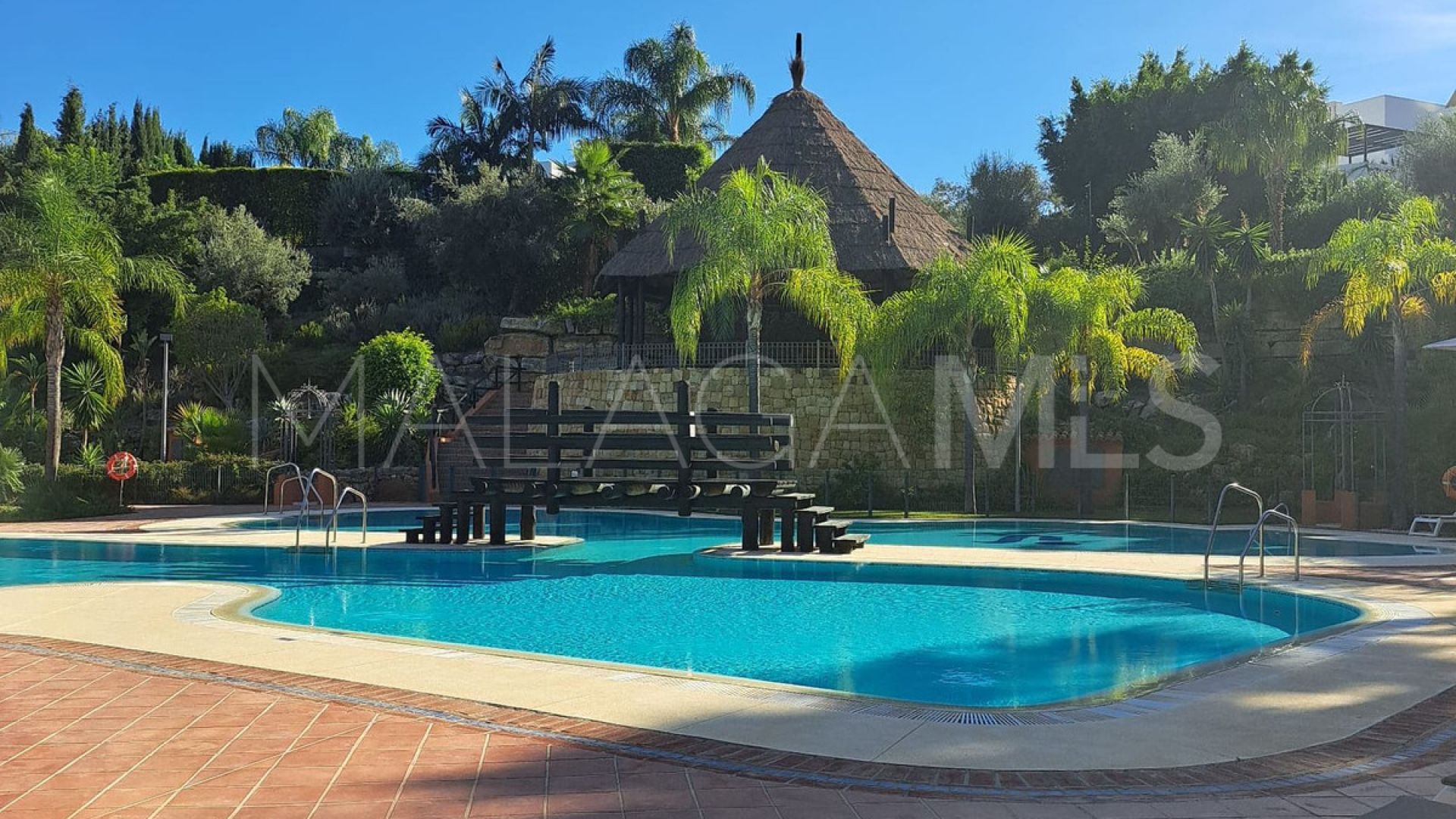 Markplanslägenhet for sale in Nueva Andalucia