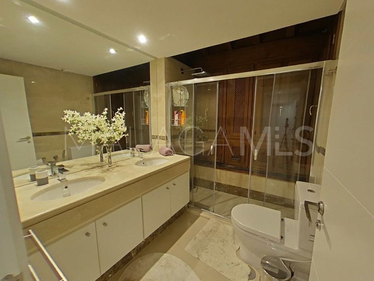 Markplanslägenhet for sale in Nueva Andalucia