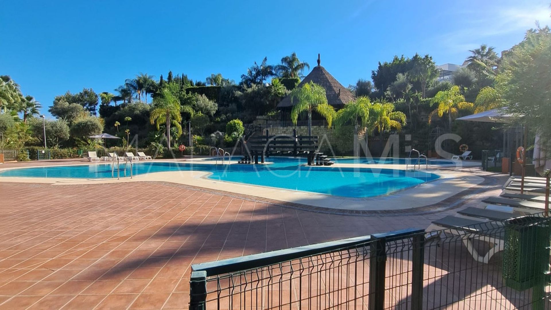 Markplanslägenhet for sale in Nueva Andalucia