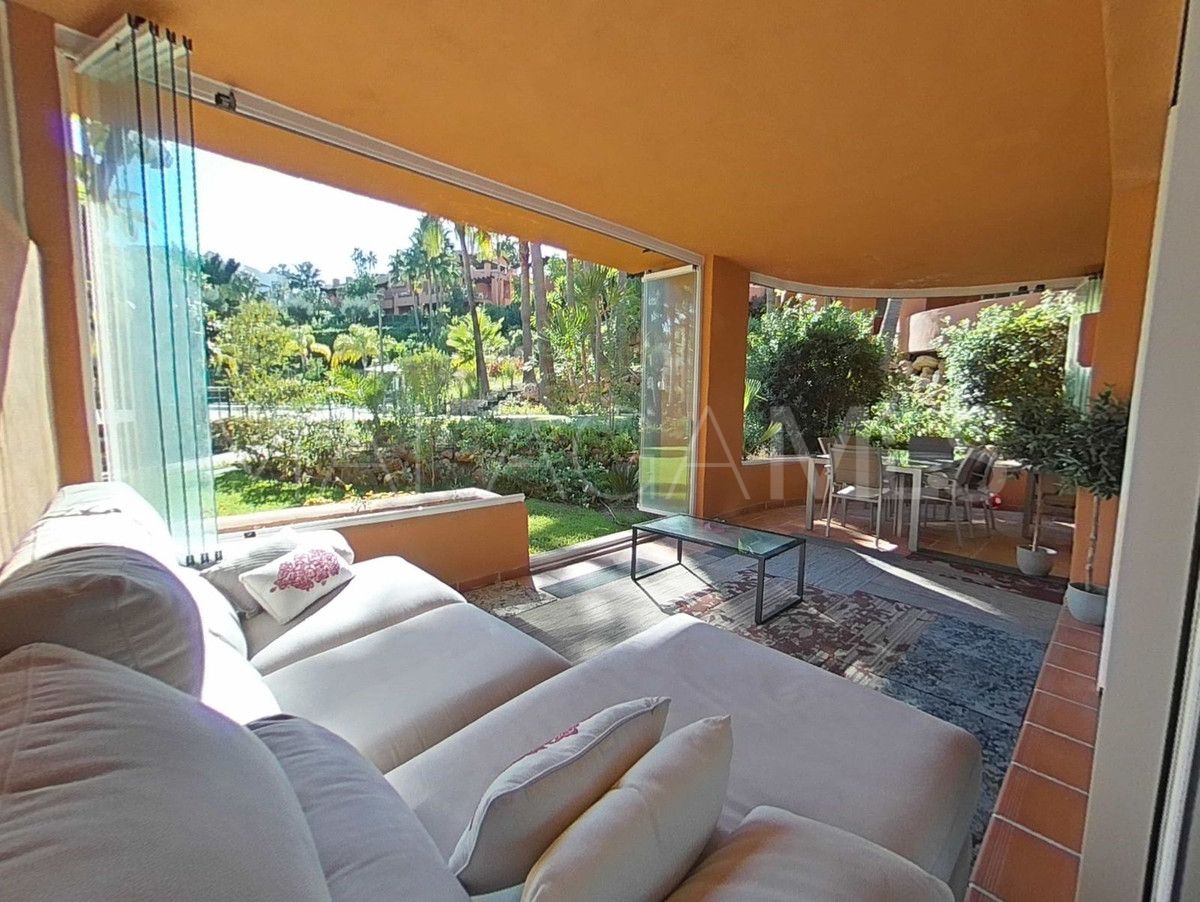 Markplanslägenhet for sale in Nueva Andalucia