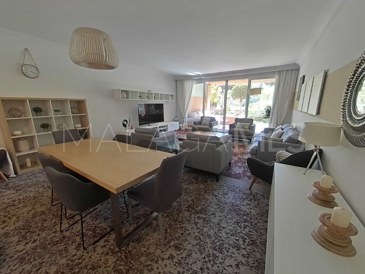 Markplanslägenhet for sale in Nueva Andalucia
