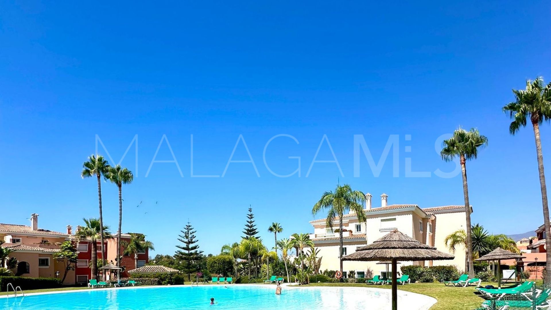 Appartement rez de chaussée for sale in Estepona