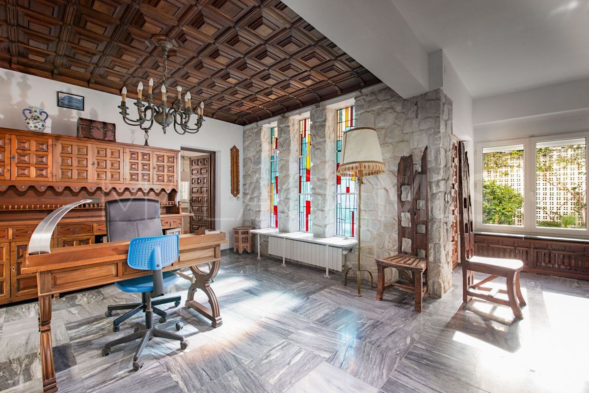Villa for sale in Los Monteros