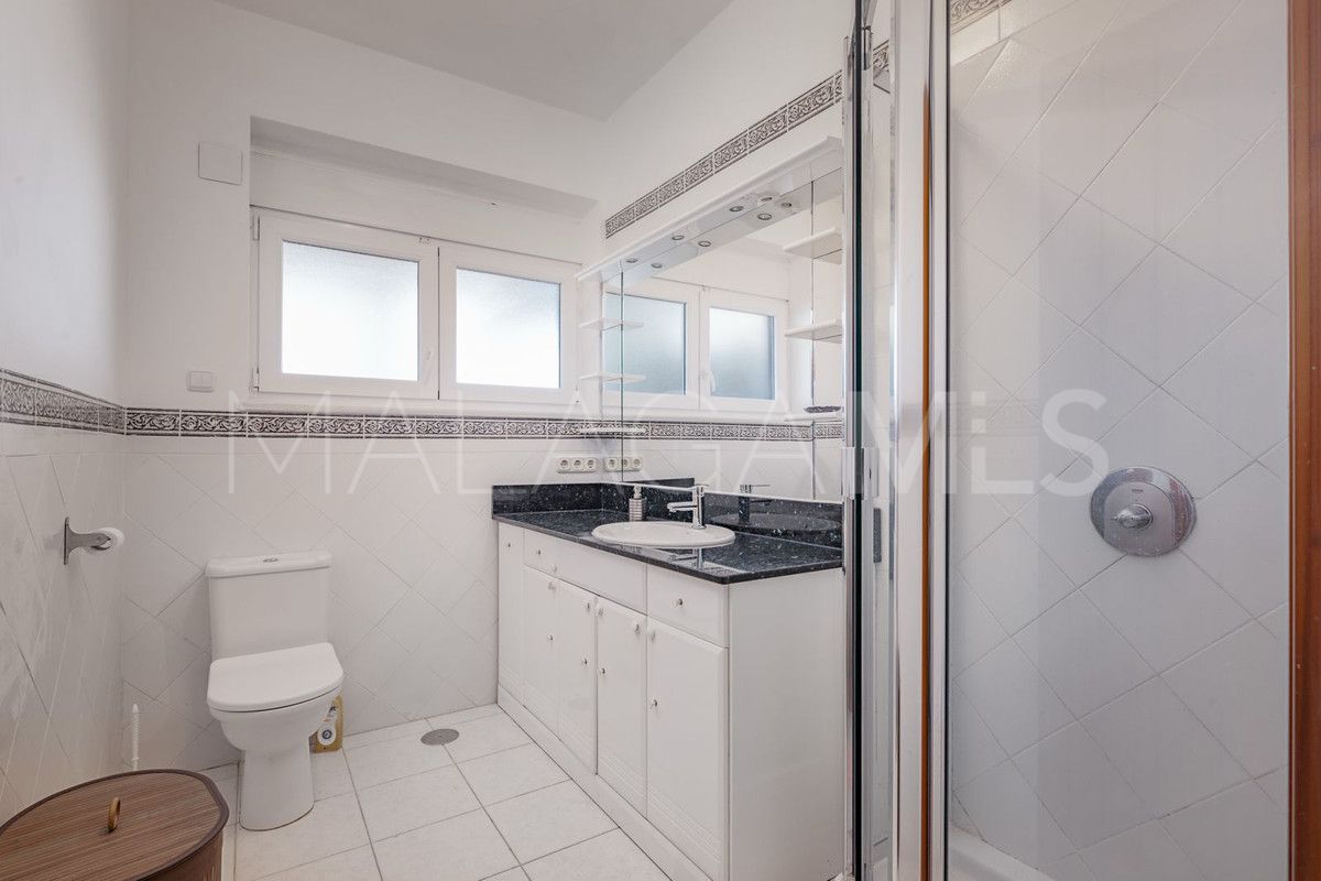 Villa for sale in Los Monteros