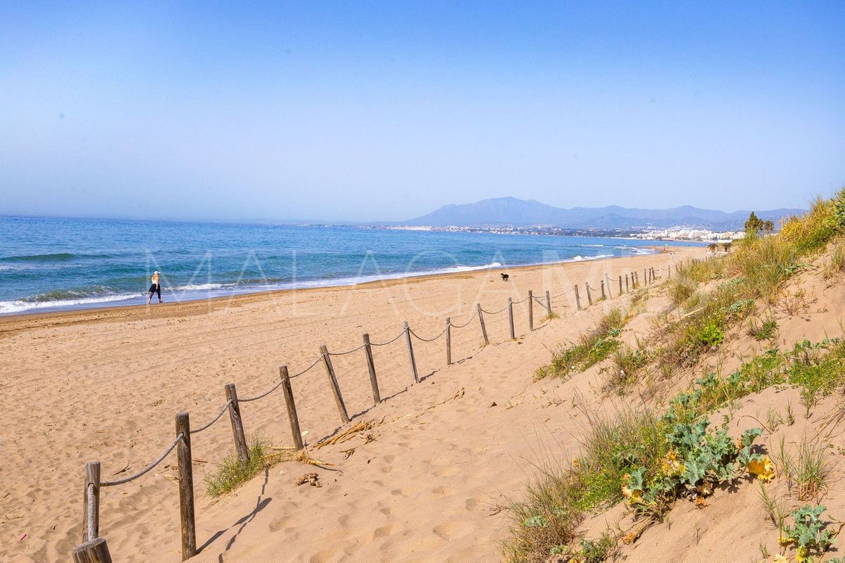 Villa for sale in Los Monteros