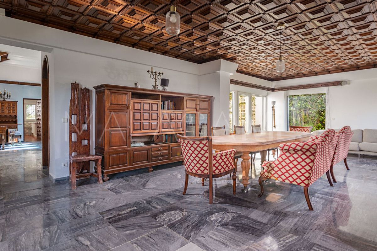 Villa for sale in Los Monteros