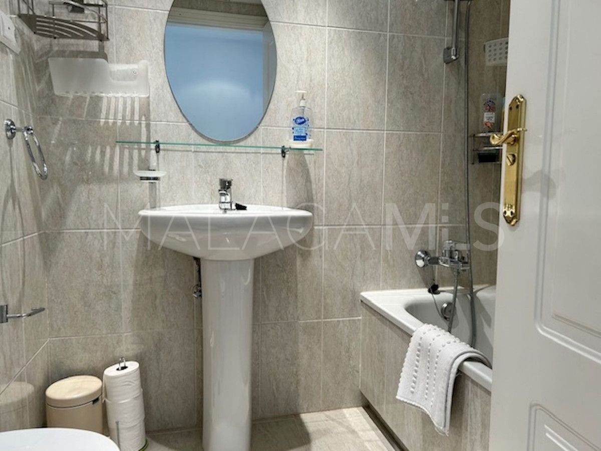 For sale apartment in Benahavis with 3 bedrooms