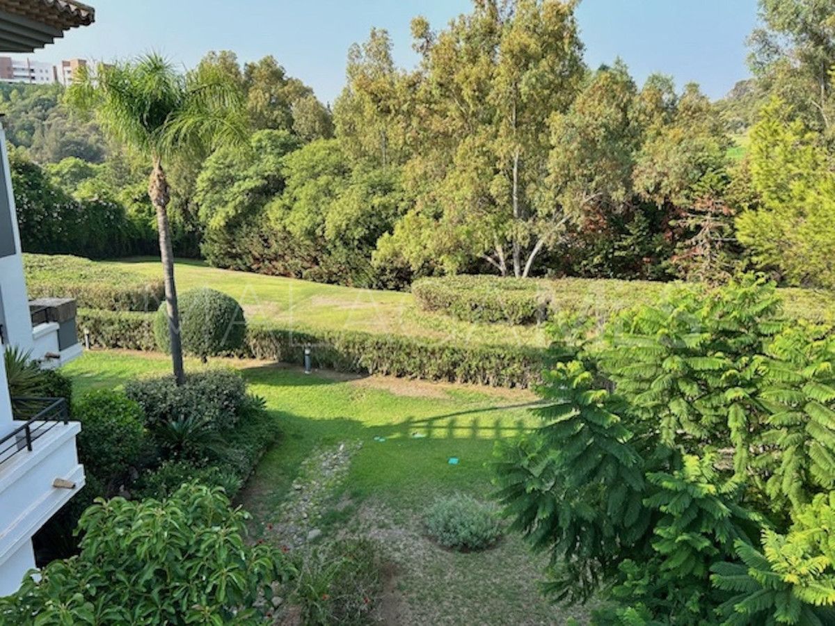 For sale apartment in Benahavis with 3 bedrooms