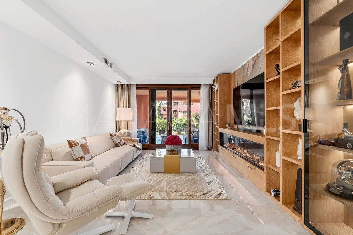 Erdgeschosswohnung for sale in Estepona