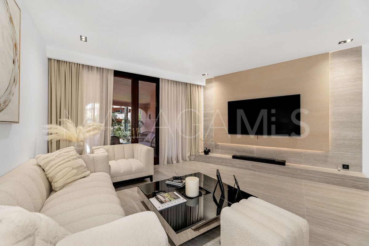 Erdgeschosswohnung for sale in Estepona