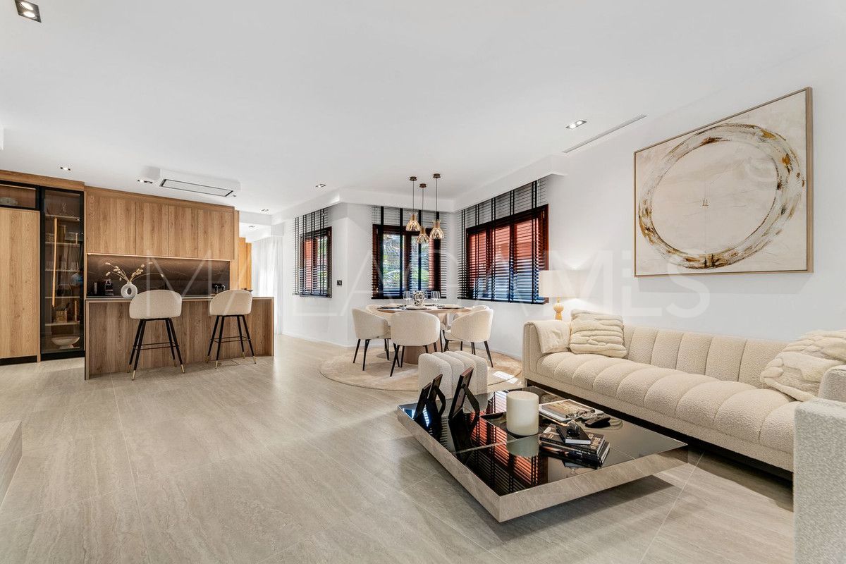 Apartamento planta baja for sale in Estepona with 3 bedrooms