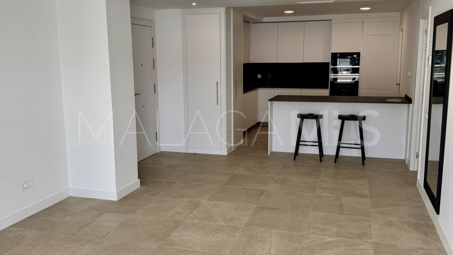 Apartamento planta baja for sale with 2 bedrooms in Estepona