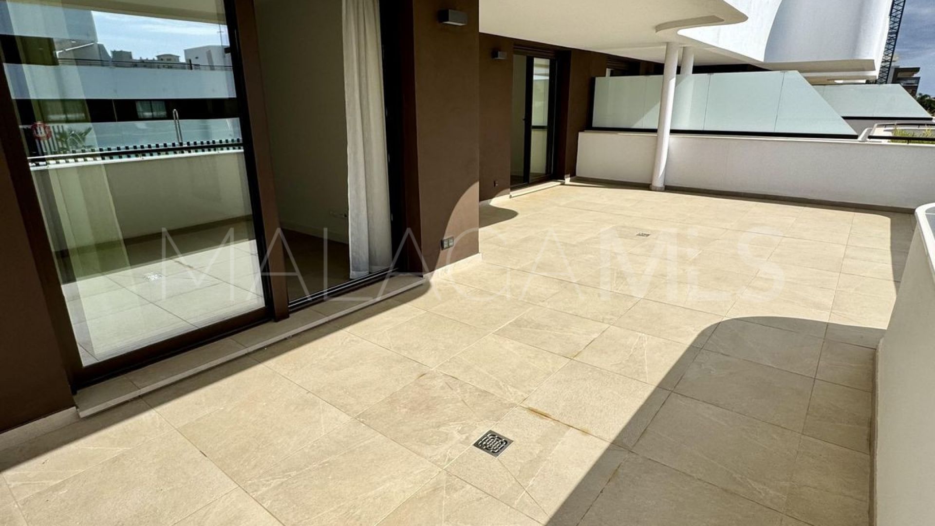 For sale Estepona ground floor apartment with 2 bedrooms