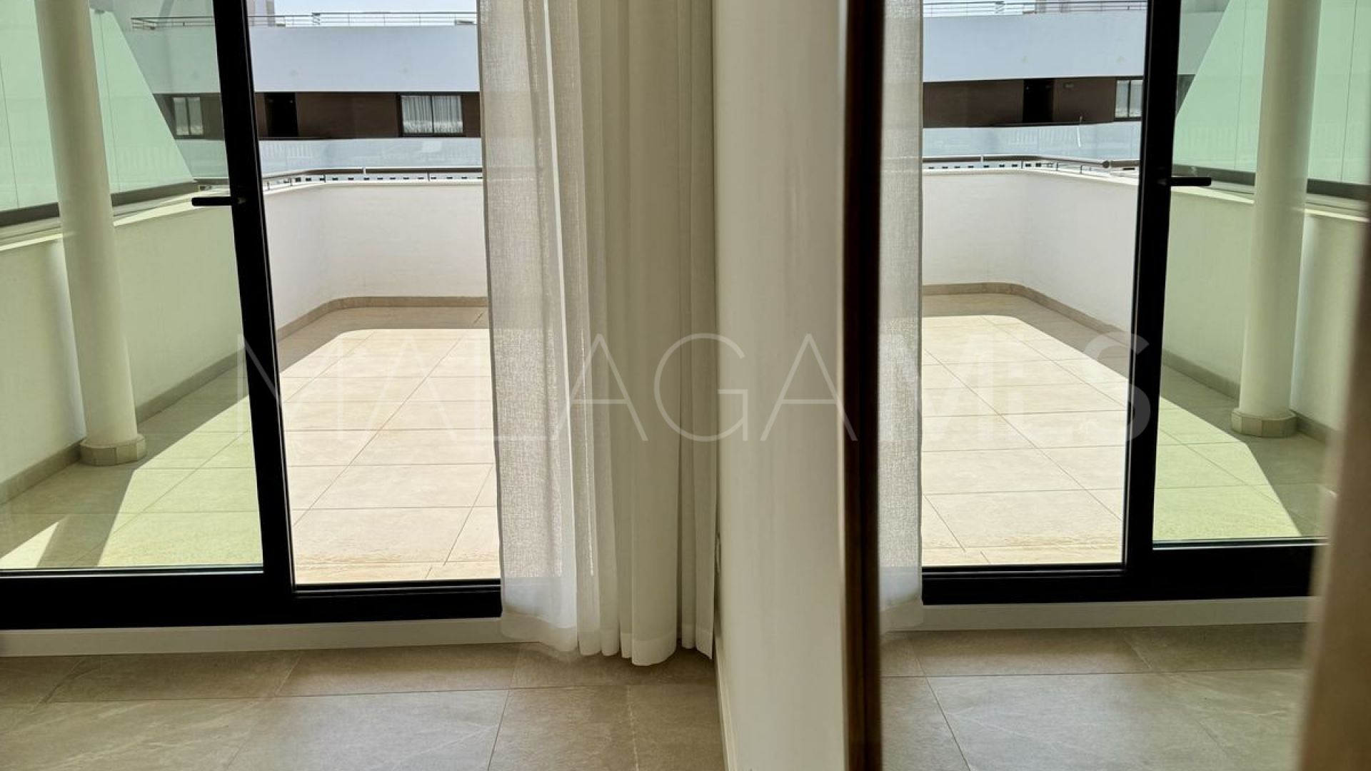 Apartamento planta baja for sale with 2 bedrooms in Estepona