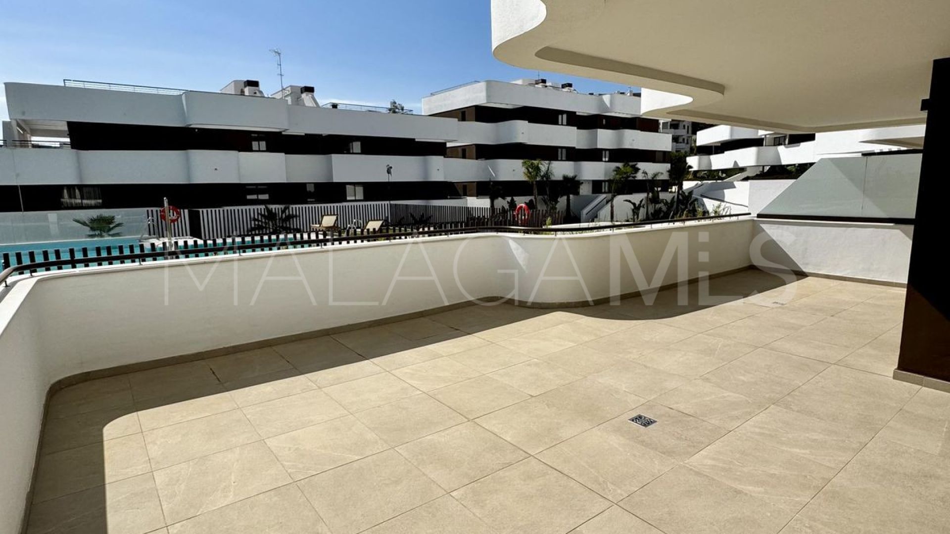 For sale Estepona ground floor apartment with 2 bedrooms