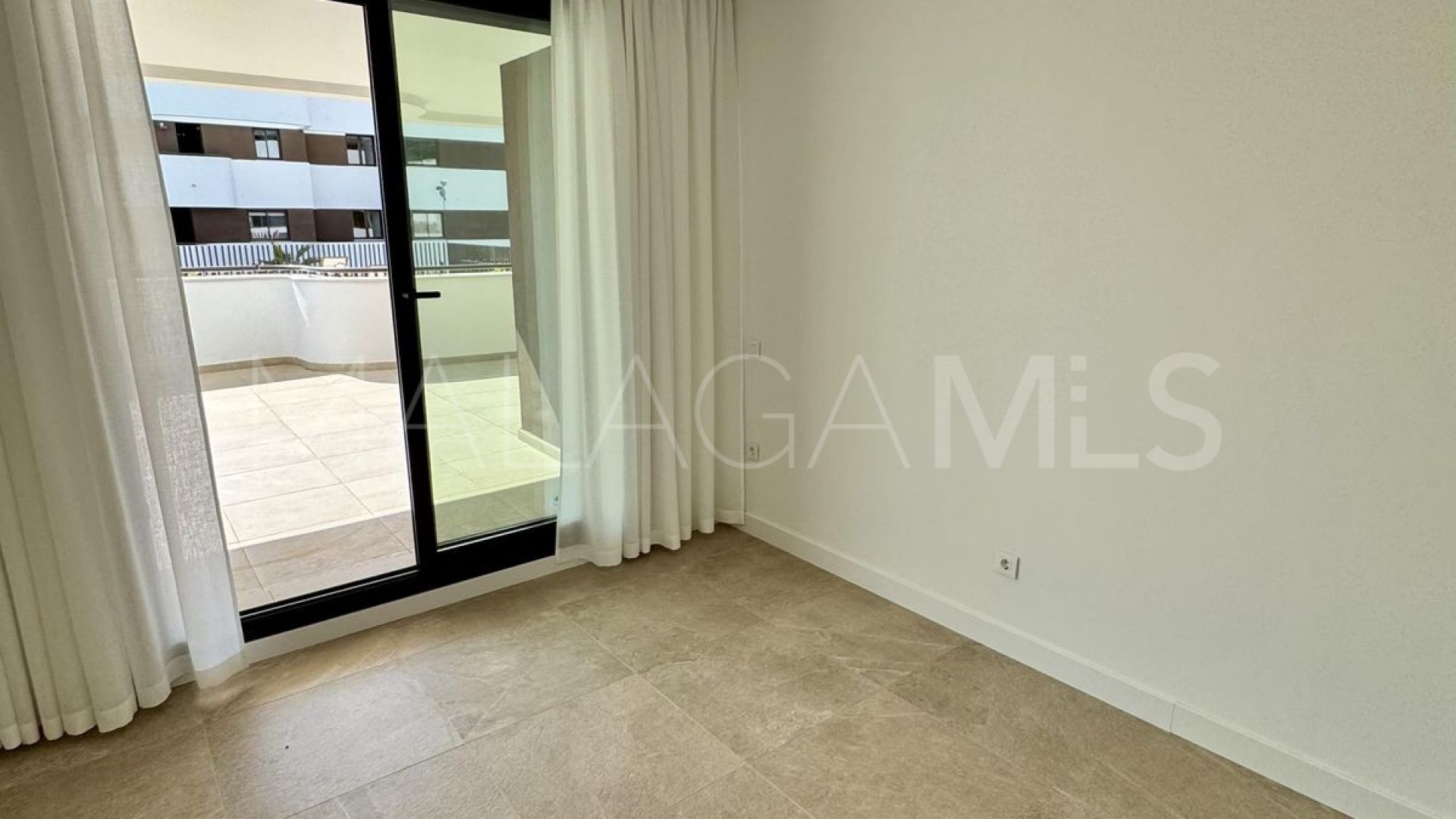 Apartamento planta baja for sale with 2 bedrooms in Estepona