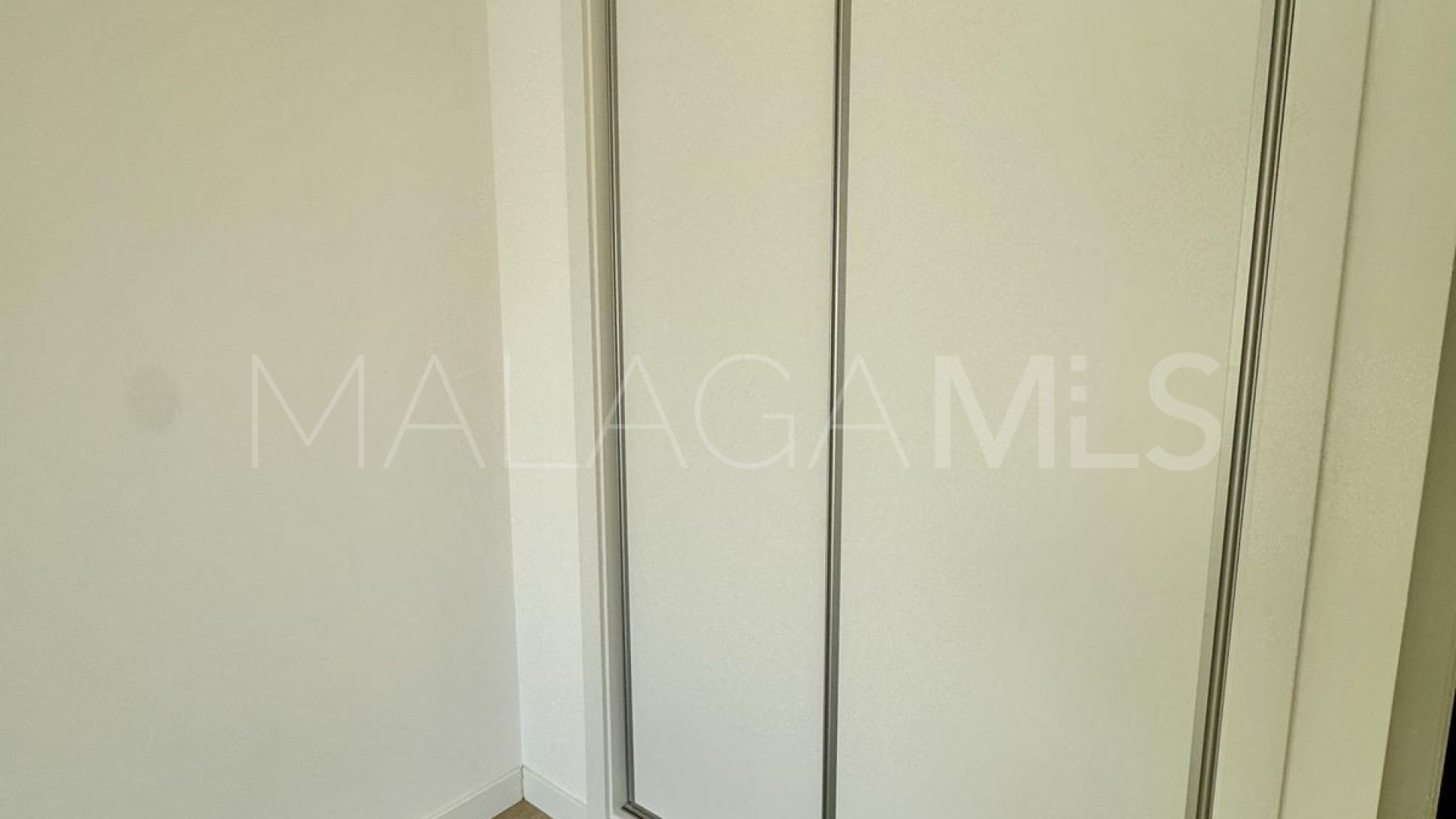 Apartamento planta baja for sale with 2 bedrooms in Estepona