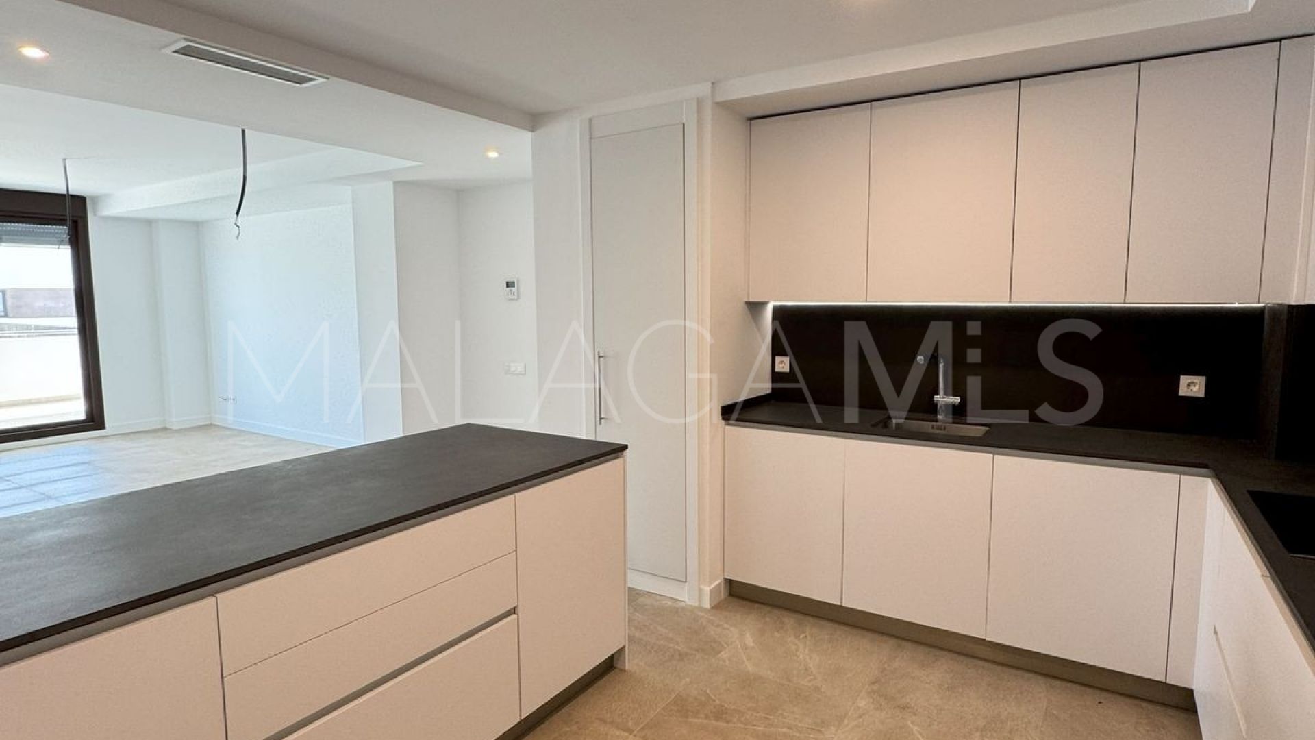 Appartement rez de chaussée for sale in Estepona