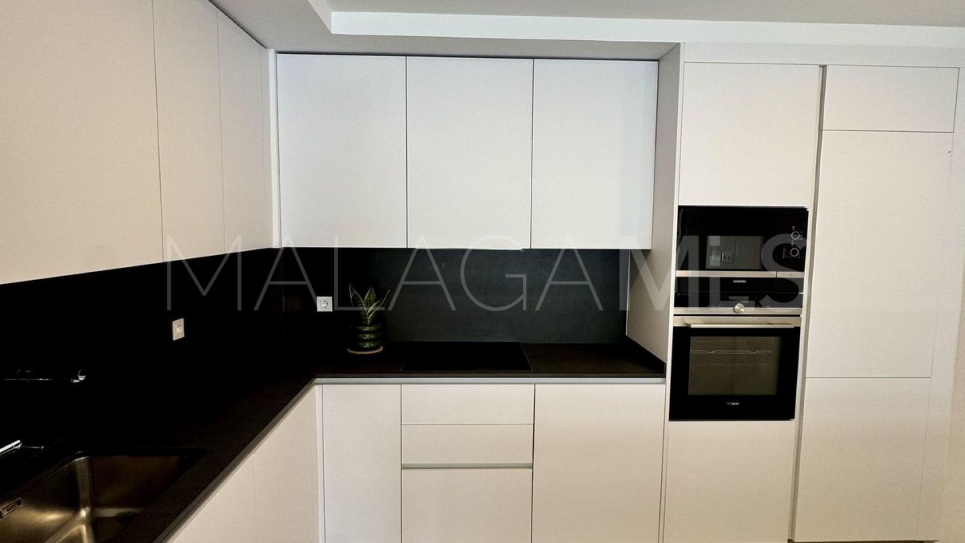 For sale Estepona ground floor apartment with 2 bedrooms