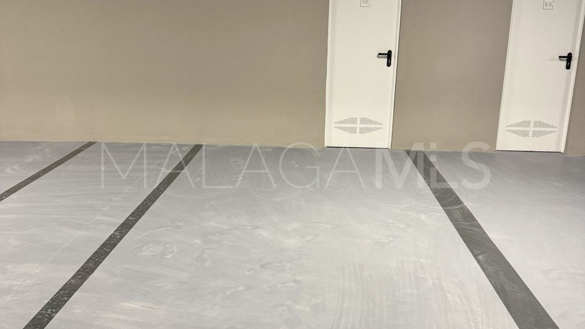 Apartamento planta baja for sale with 2 bedrooms in Estepona