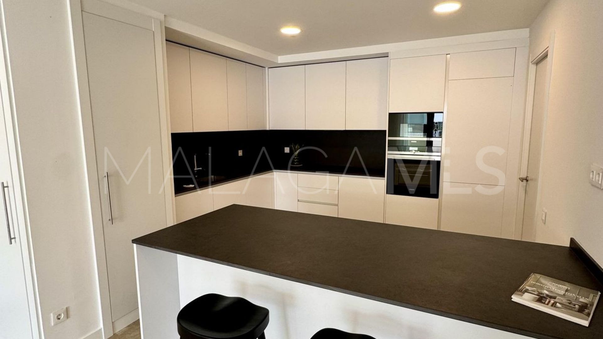 For sale Estepona ground floor apartment with 2 bedrooms