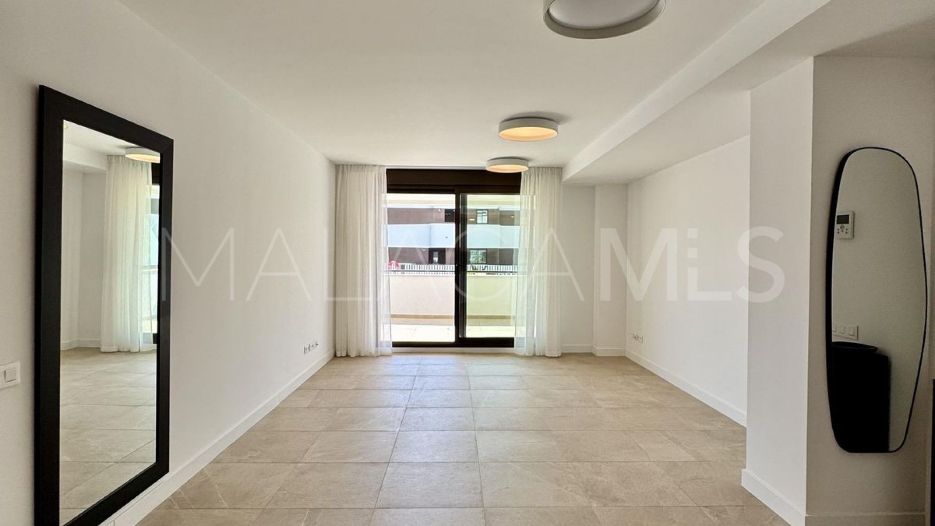 Erdgeschosswohnung for sale in Estepona