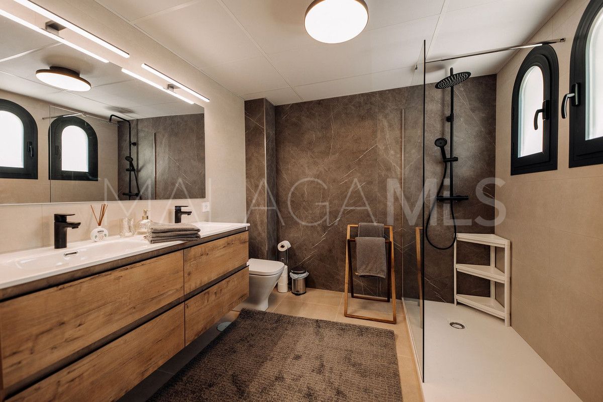 Town house for sale in Estepona with 3 bedrooms