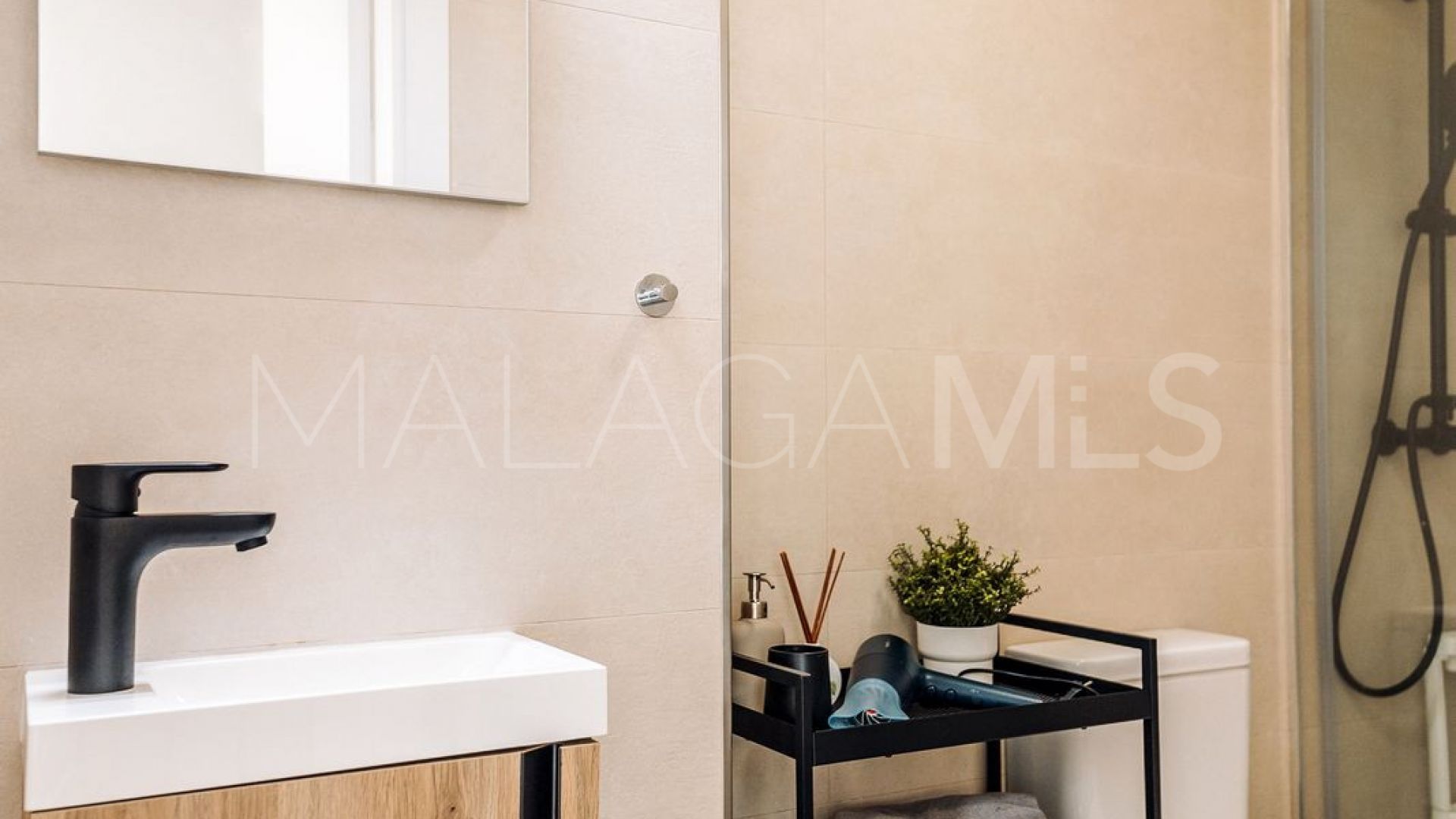 Adosado for sale with 3 bedrooms in Estepona